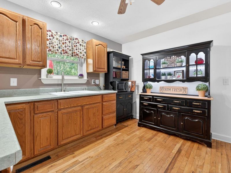 295 S Franklin Street , Richwood, OH 43344 Photo 9