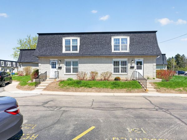 4100 W Cherrywood Ln, Brown Deer, WI 53209
