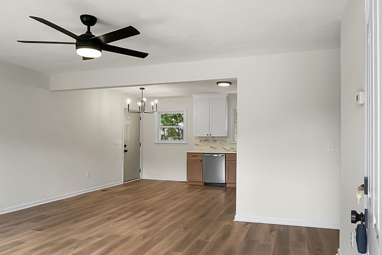 2664 Orchid Avenue Photo 6