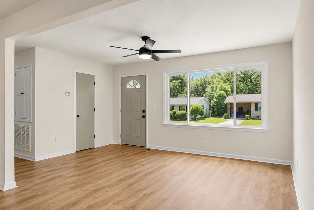 2664 Orchid Avenue Photo 7