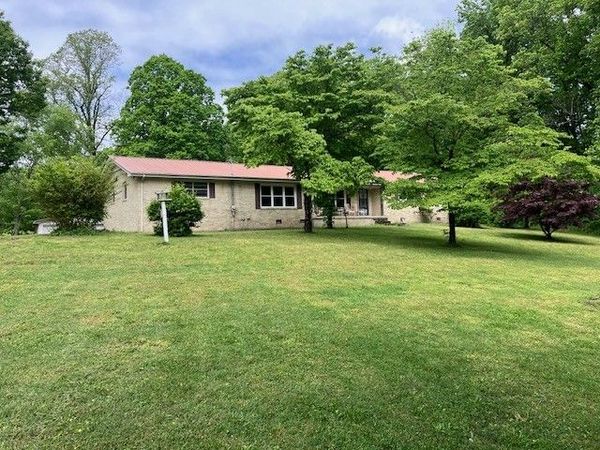 2442 Sherwood Rd , Sewanee, TN 37375