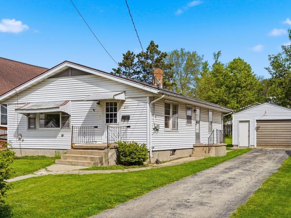 217 W Morgan Street , Dixon, IL 61021