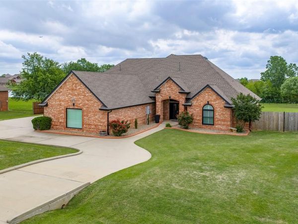 3012 Twin Lake Drive, Moore, OK 73165