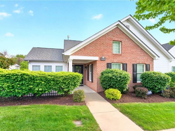 2104 Isleworth Ln, Cranberry Twp, PA 16066