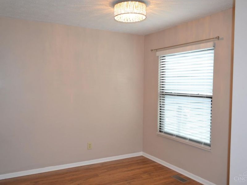 1040 Crisfield Drive, Union Twp, OH 45245 Photo 6
