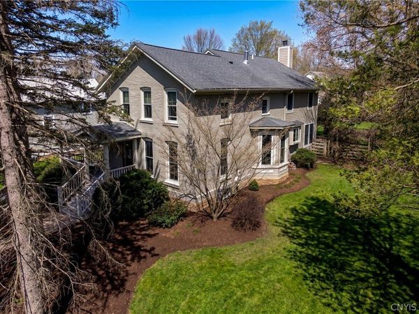 16 W Elizabeth Street, Skaneateles, NY 13152