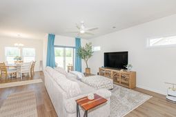 958 Oak Hollow St. photo 4