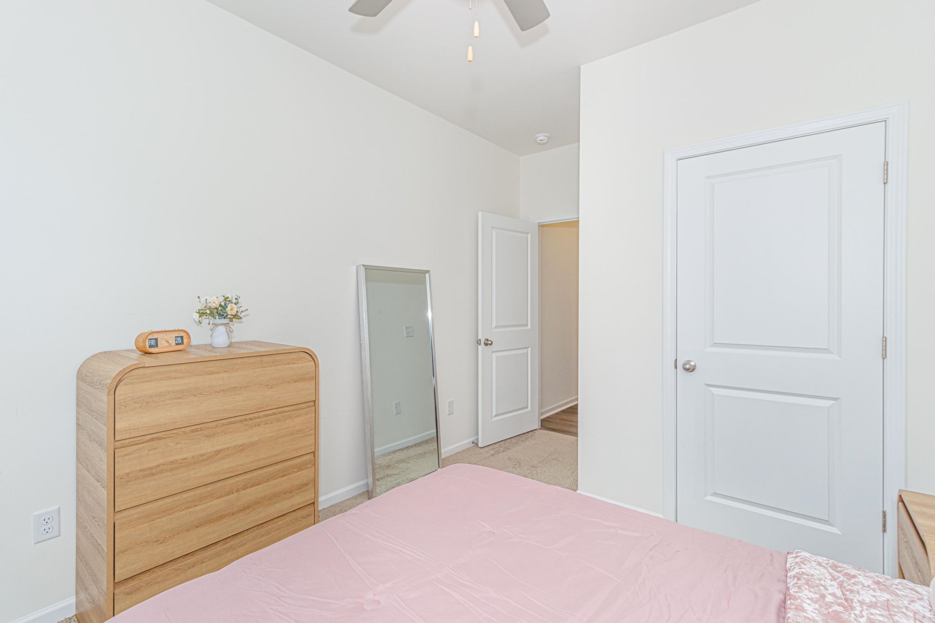 958 Oak Hollow St. Photo 22