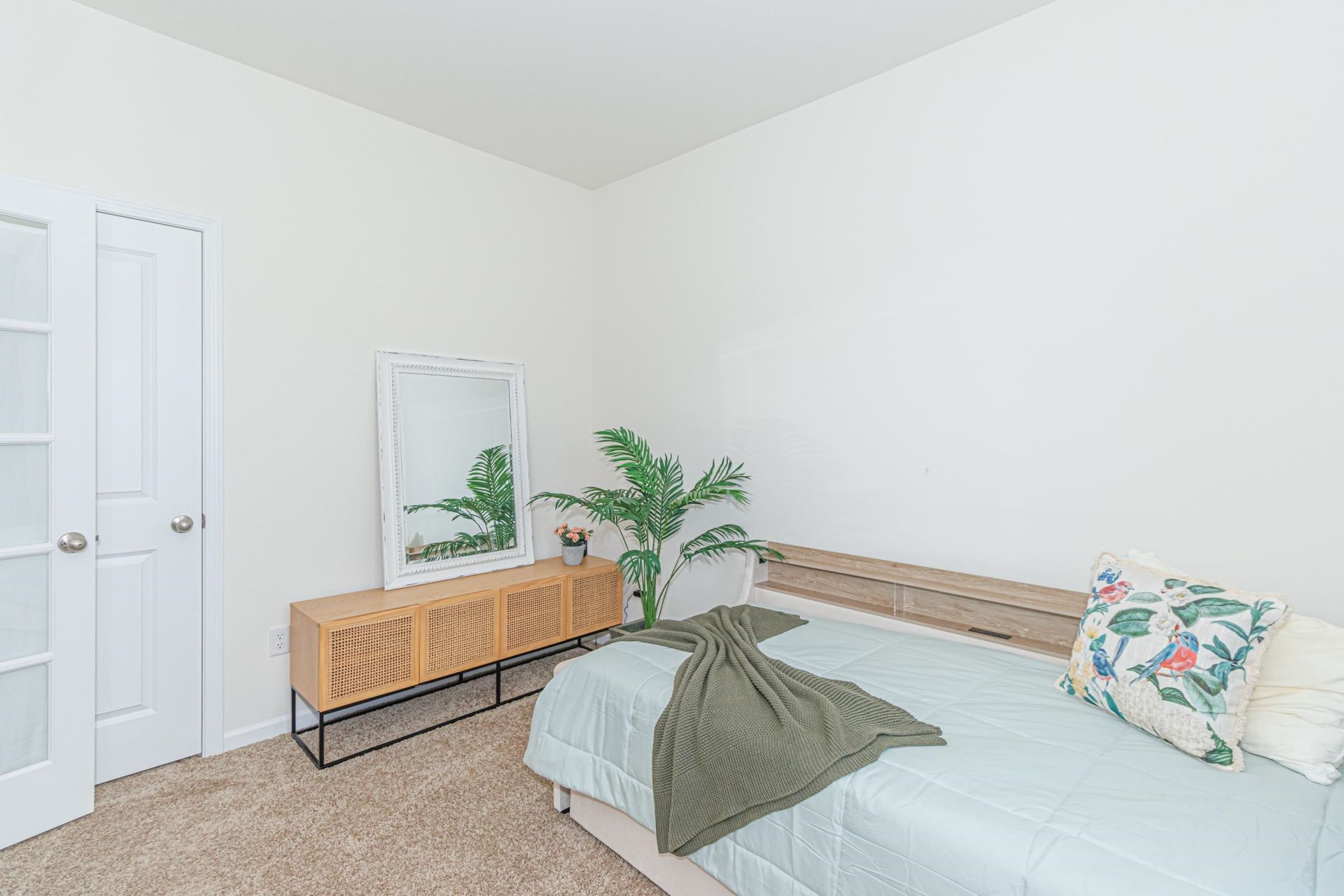 958 Oak Hollow St. Photo 28