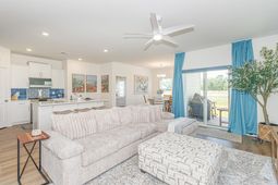958 Oak Hollow St. photo 4