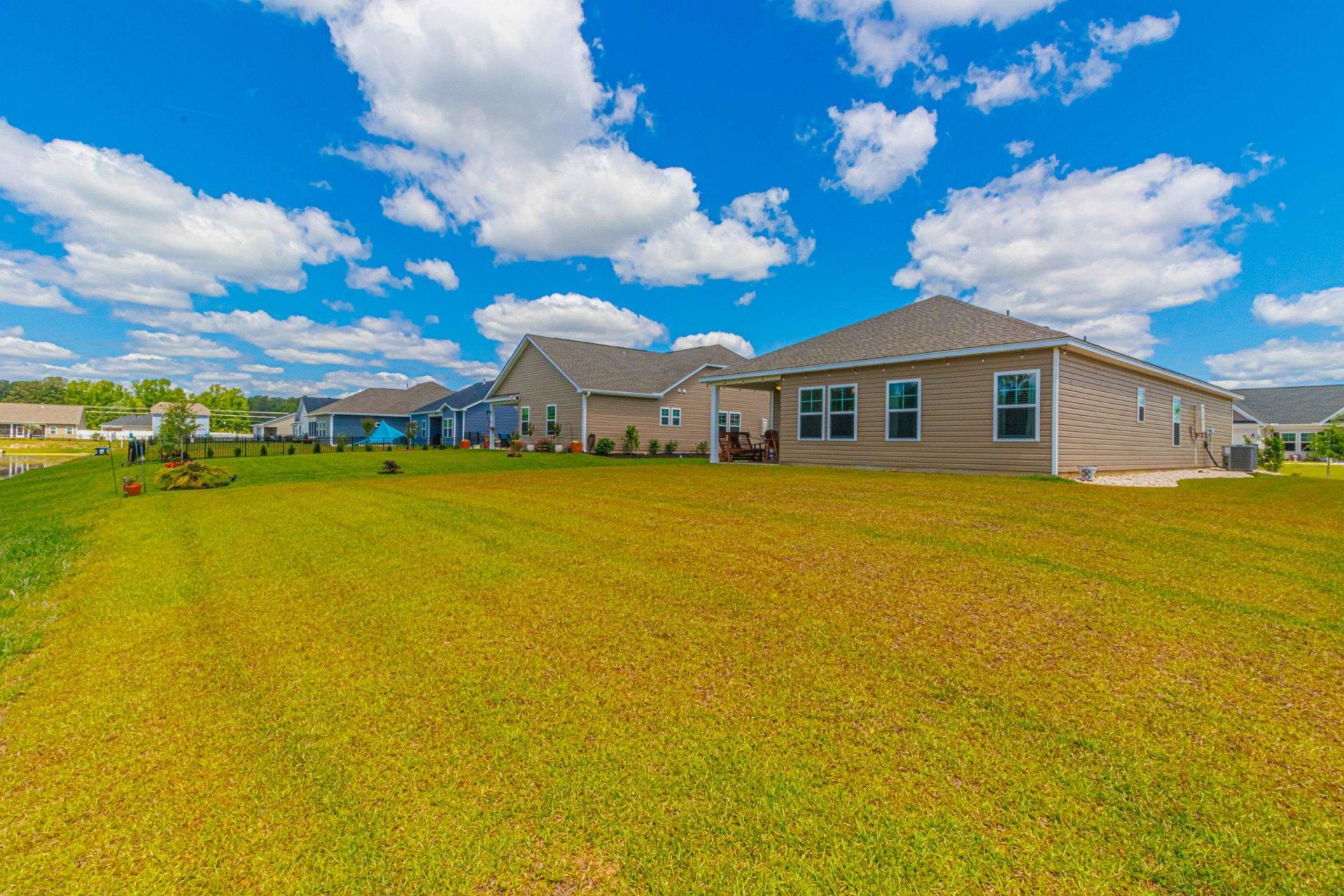 958 Oak Hollow St. Photo 41