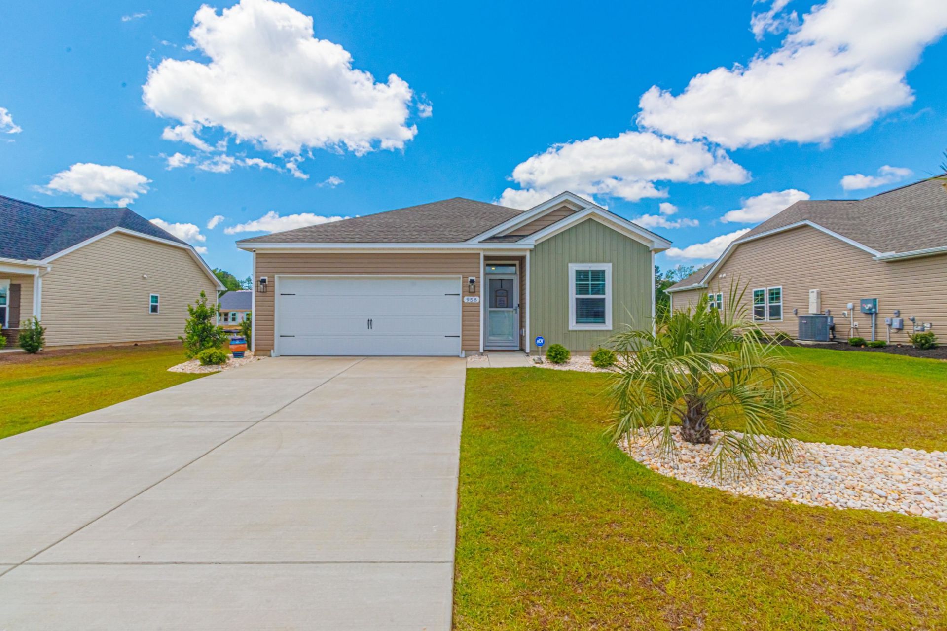 958 Oak Hollow St. Photo 42