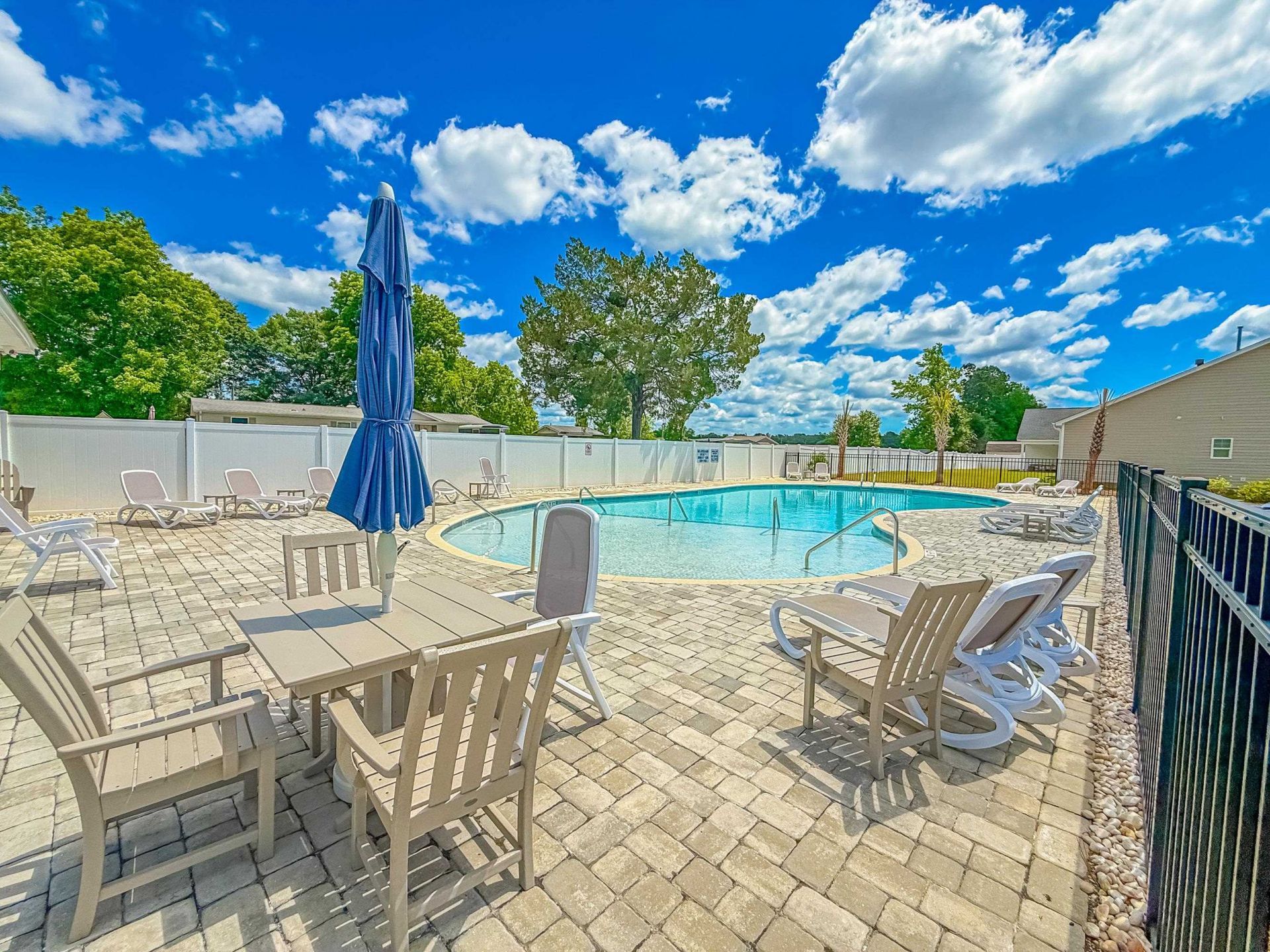 958 Oak Hollow St. Photo 47