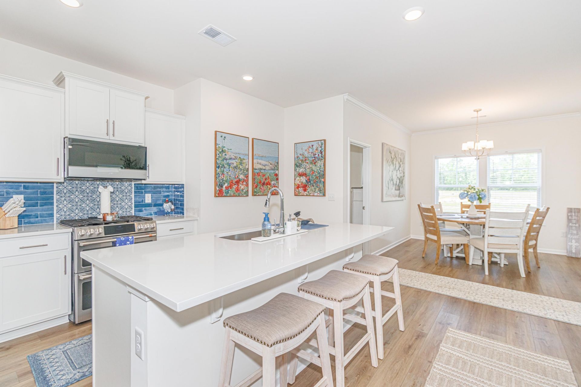 958 Oak Hollow St. Photo 9