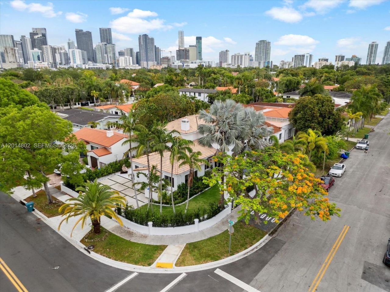 825 SW 23rd Rd , Unit 1, Miami, FL 33129 Photo