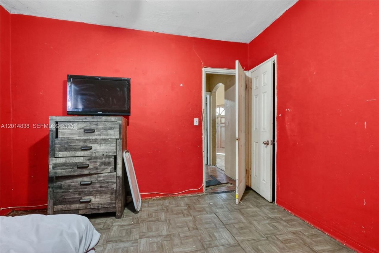 1211 NW 37th St , Miami, FL 33142 Photo