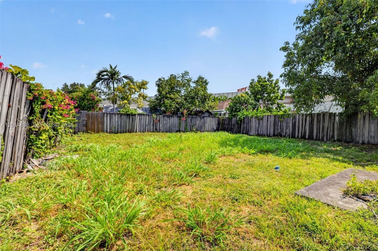 1211 NW 37th St , Miami, FL 33142 Photo