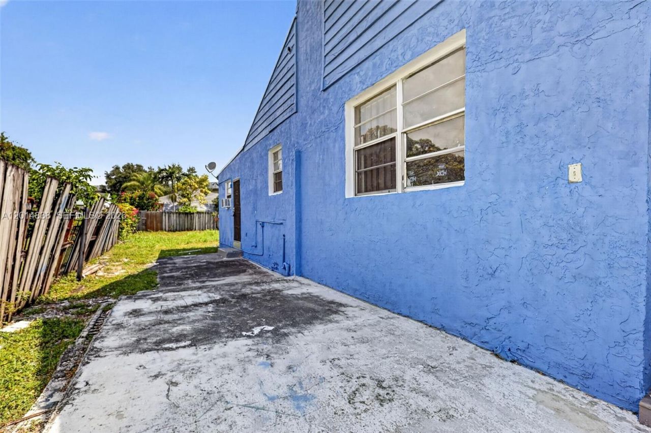 1211 NW 37th St , Miami, FL 33142 Photo