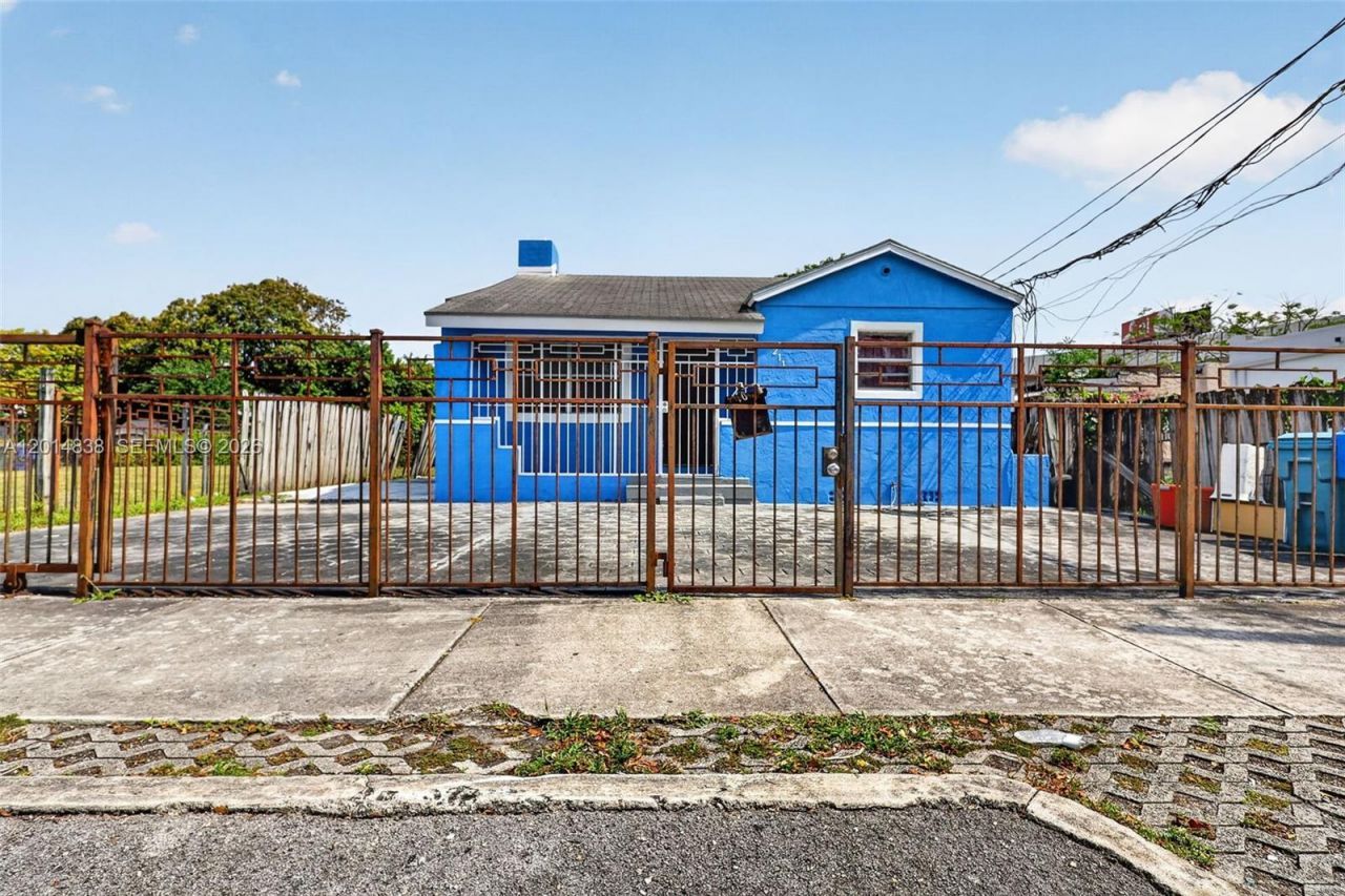 1211 NW 37th St , Miami, FL 33142 Photo