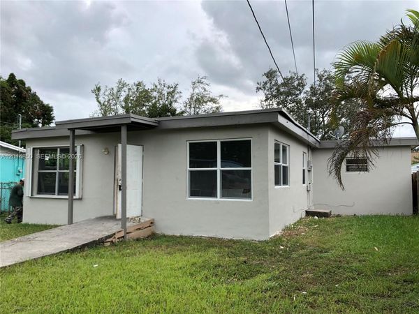 424 SW 12th Ave , Homestead, FL 33030