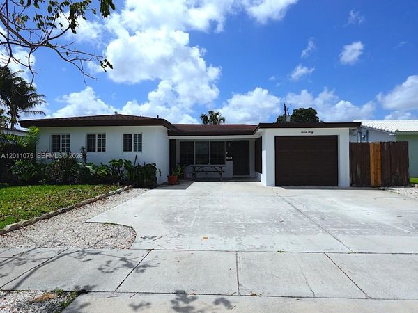 730 N 73rd Ave , Hollywood, FL 33024