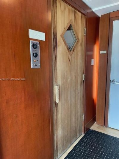 31 SE 5th St, Unit 303, Miami, FL 33131 Photo