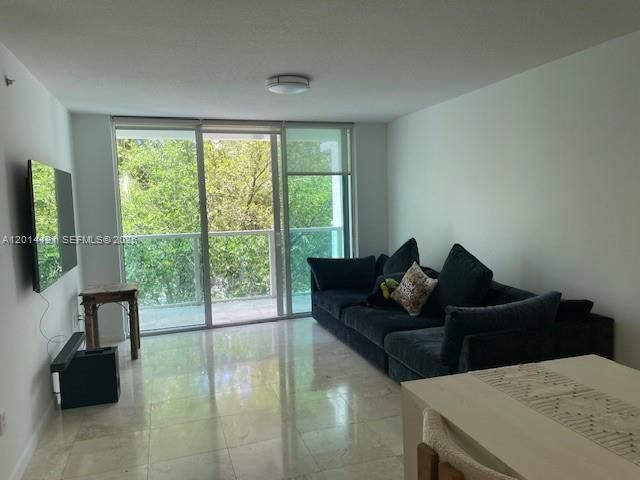 31 SE 5th St, Unit 303, Miami, FL 33131 Photo