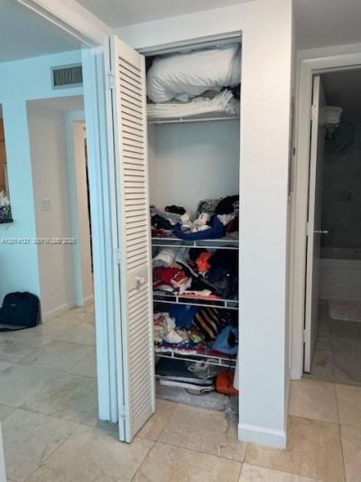 31 SE 5th St, Unit 303, Miami, FL 33131 Photo