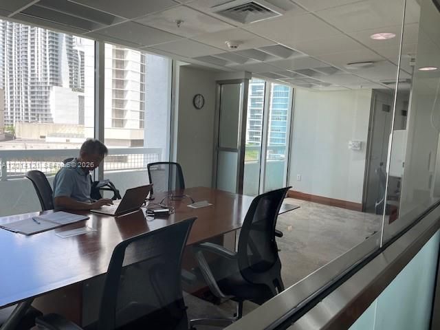 31 SE 5th St, Unit 303, Miami, FL 33131 Photo
