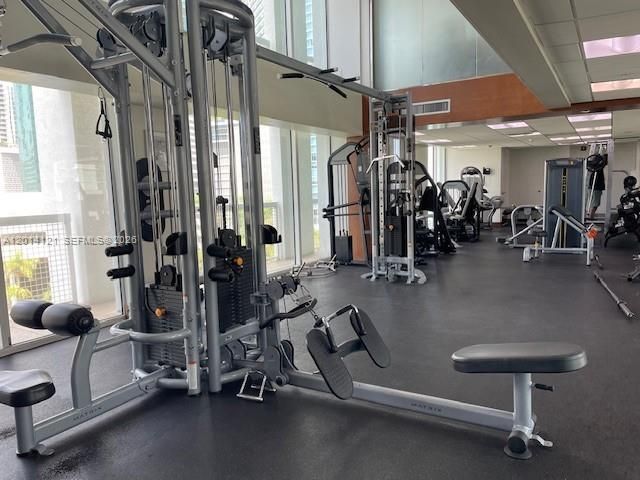 31 SE 5th St, Unit 303, Miami, FL 33131 Photo