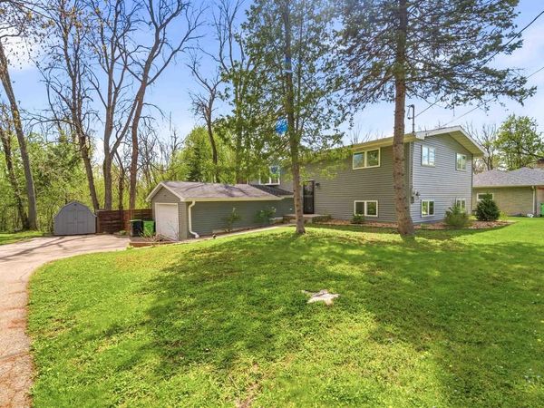 W6395 LAKEVIEW COURT, Menasha, WI 54952