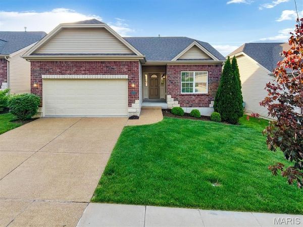 1247 Emerald Gardens Drive, St Peters, MO 63376