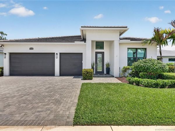 2341 SE Canopy Cove Lane, Port St Lucie, FL 34984