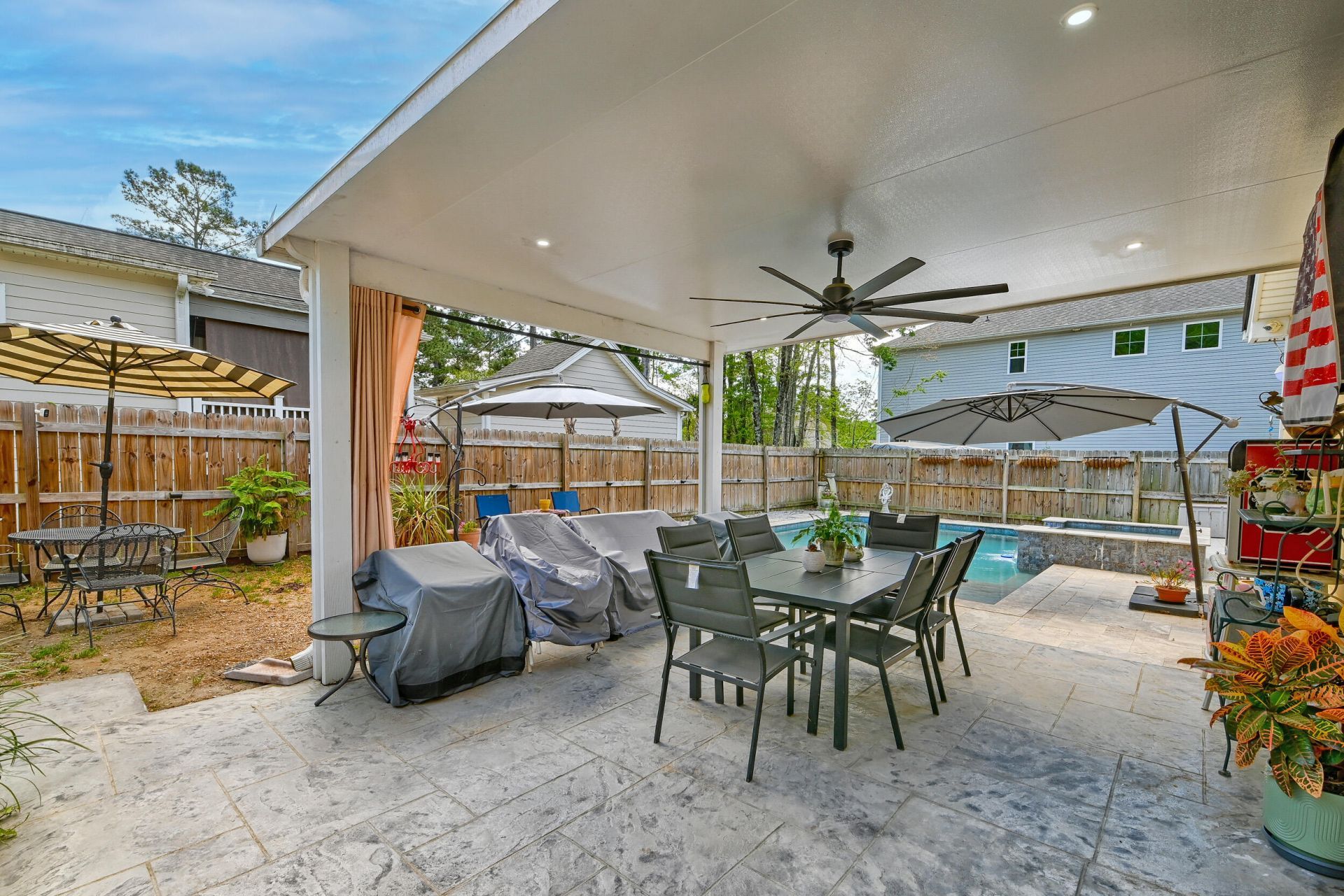 202 W Pine Street Photo 10