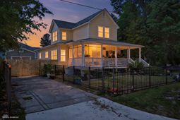 202 W Pine Street photo 4