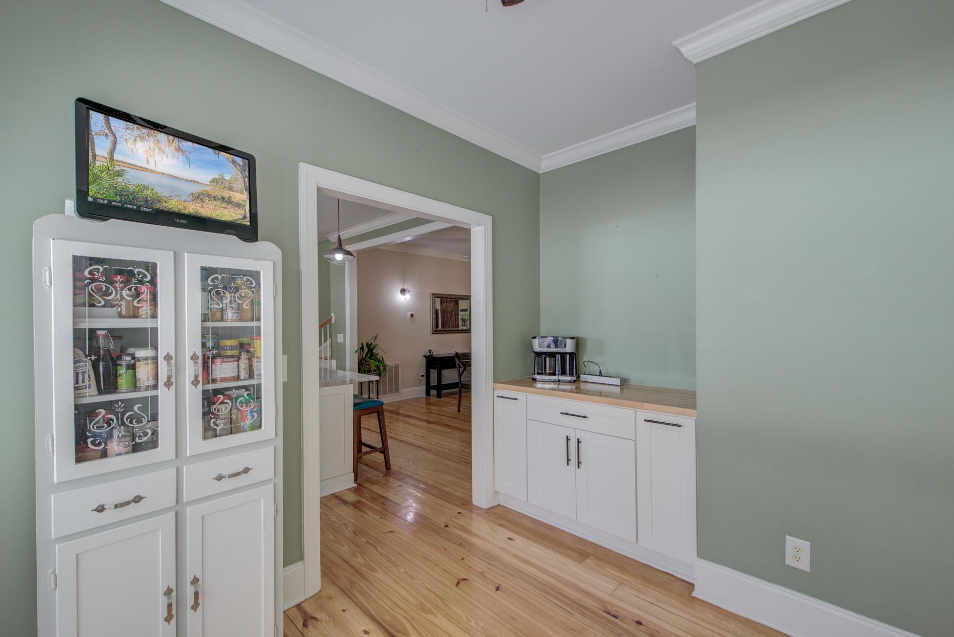202 W Pine Street Photo 7