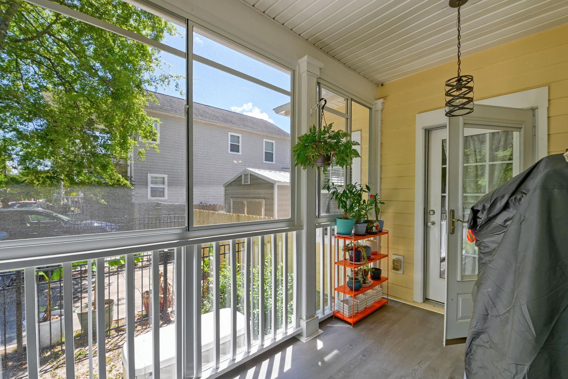 202 W Pine Street Photo 8
