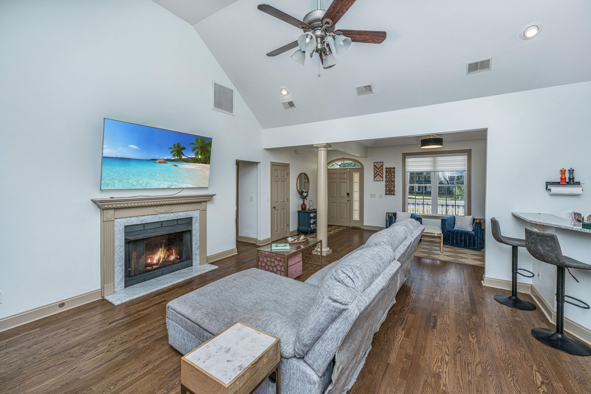 1703 Redwood Photo 10
