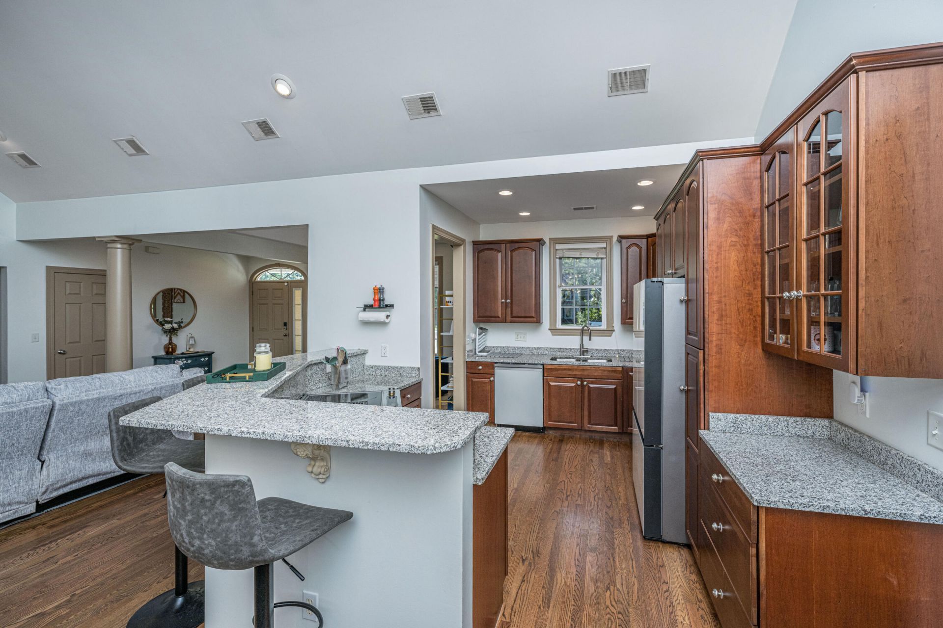 1703 Redwood Photo 12