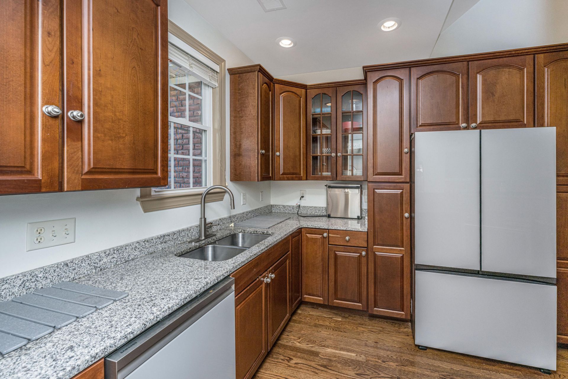 1703 Redwood Photo 14