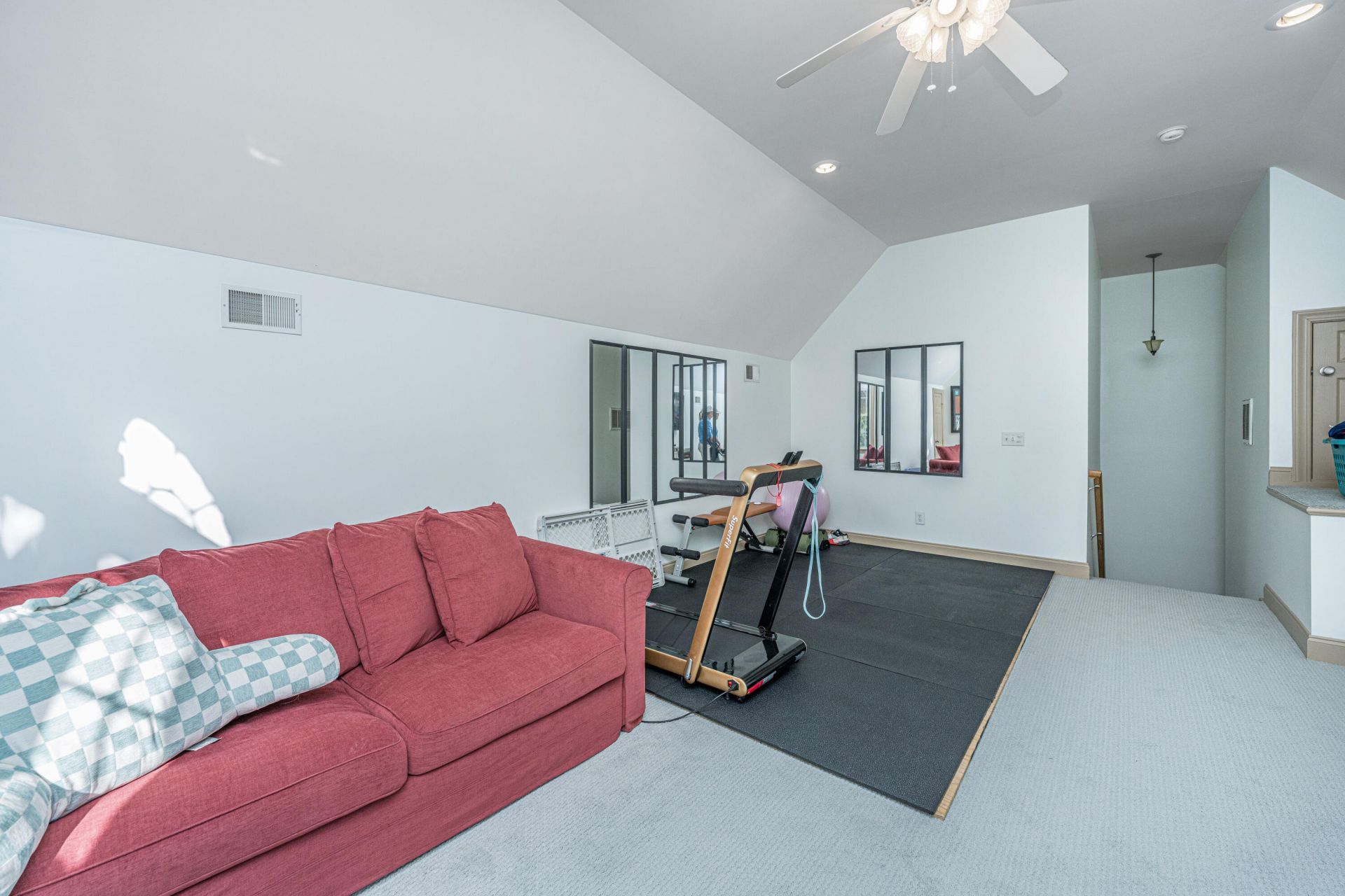 1703 Redwood Photo 20