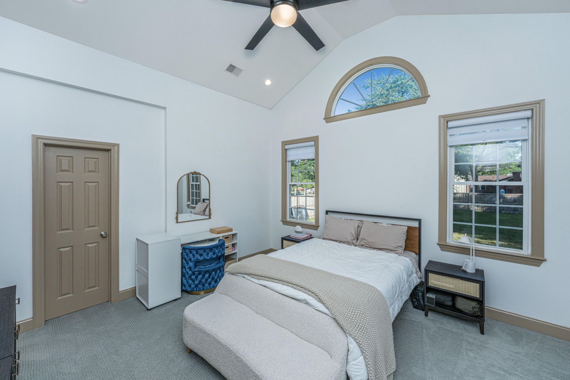 1703 Redwood Photo 22