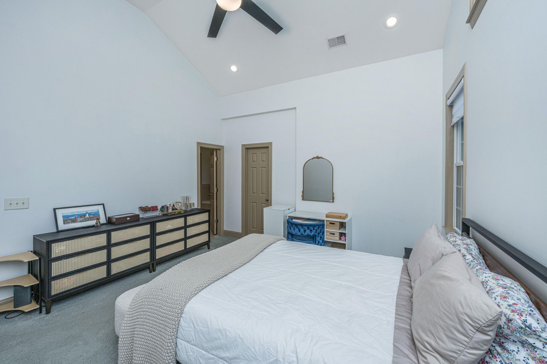 1703 Redwood Photo 23