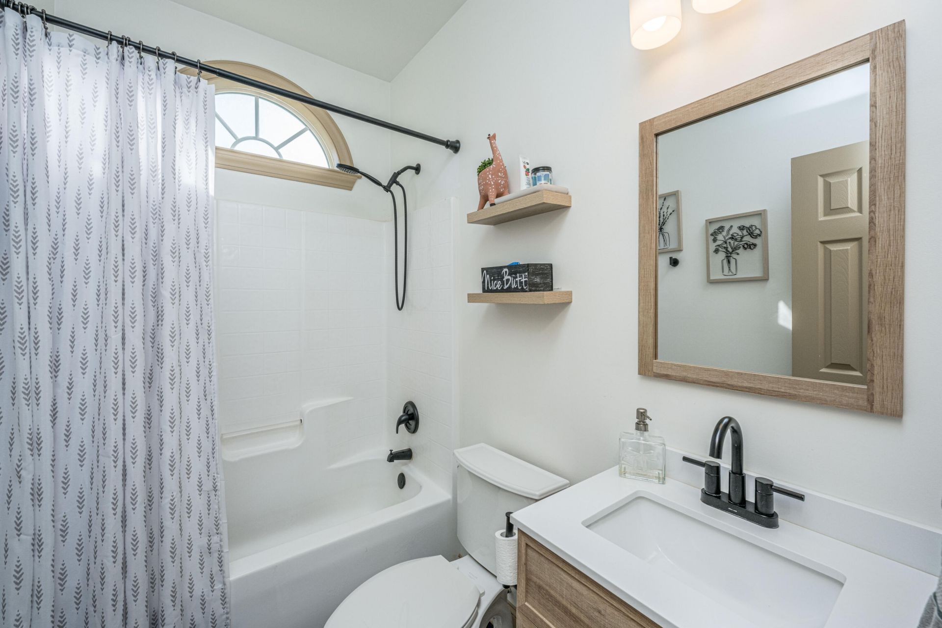 1703 Redwood Photo 30