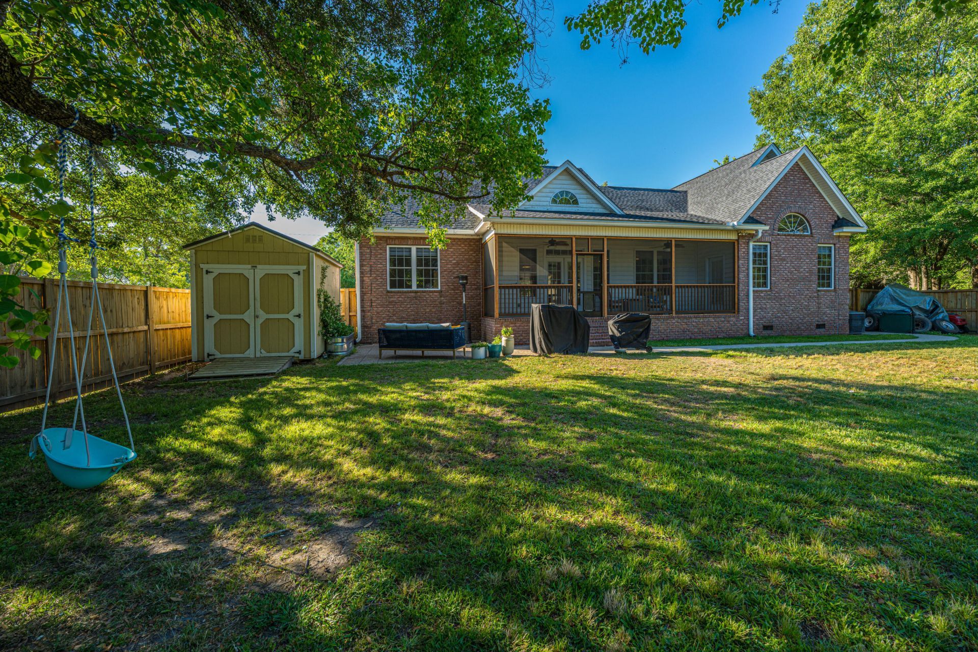 1703 Redwood Photo 42
