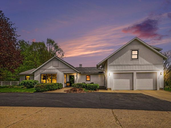 460 92nd Street SW, Byron Center, MI 49315