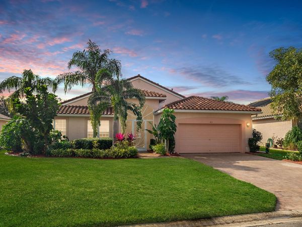 431 NW Cool Water Court, Port St. Lucie, FL 34986