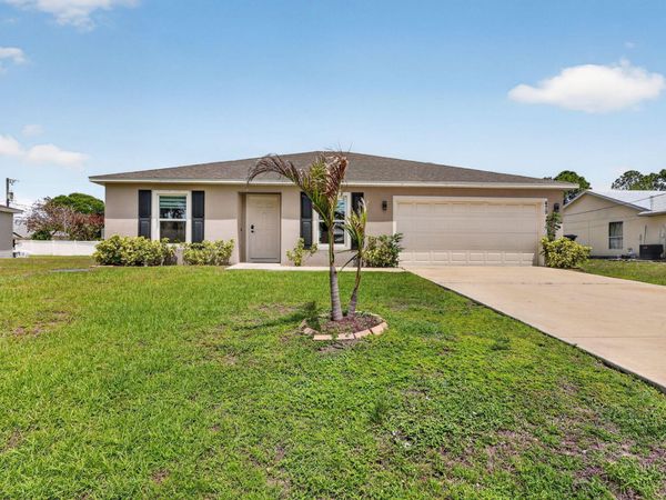 479 SW Holden Terrace, Port St. Lucie, FL 34984