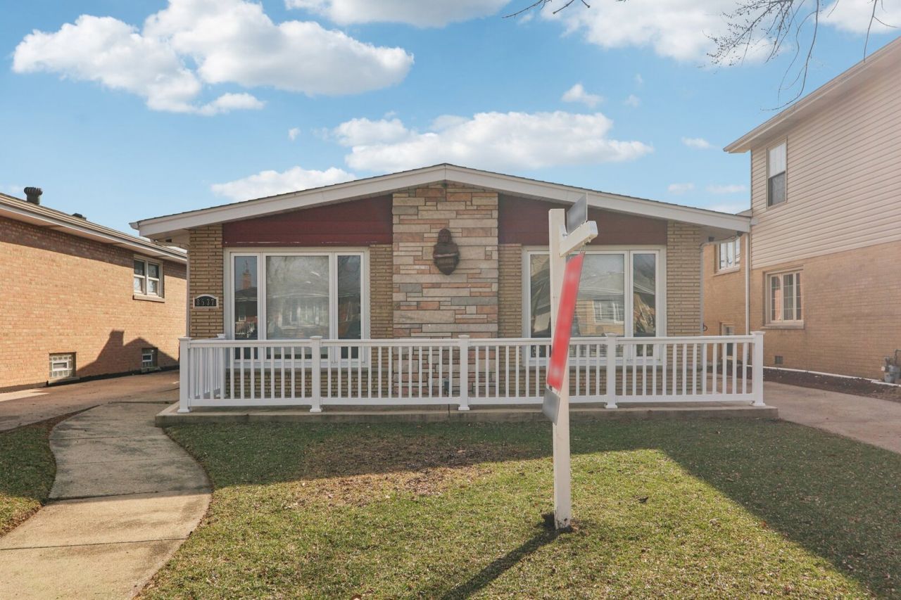 8537 S Karlov Avenue, Chicago, IL 60652 Main Photo