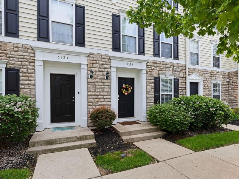5585 Mesa Falls Street, Unit 15, Dublin, OH 43016 Photo 2